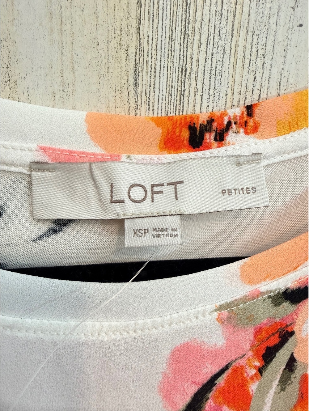 LOFT Petites XS Floral Flutter Sleeve Blouse White Pink Orange - Picture 8 of 10